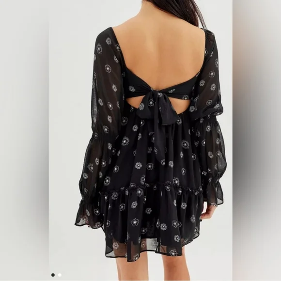 Urban Outfitters Black Lanette Chiffon Long Sleeves Babydoll Mini Dress Size S - Picture 2 of 11